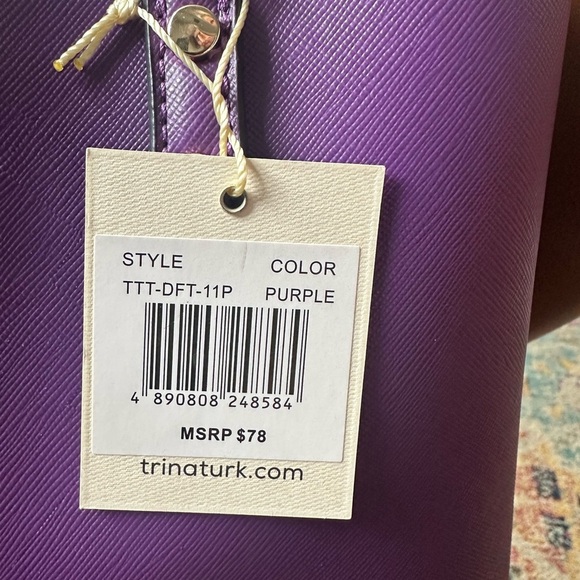 NWT Trina Turk - Crossbody TOTE with Zippered Floral Insert - Chic and Vibrant! - Picture 4 of 11